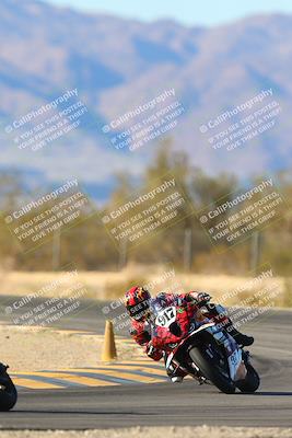 media/Jan-10-2025-CVMA Friday Practice (Fri) [[489e0da257]]/Group 4 and Trackday/Session 5 (Turn 7)/